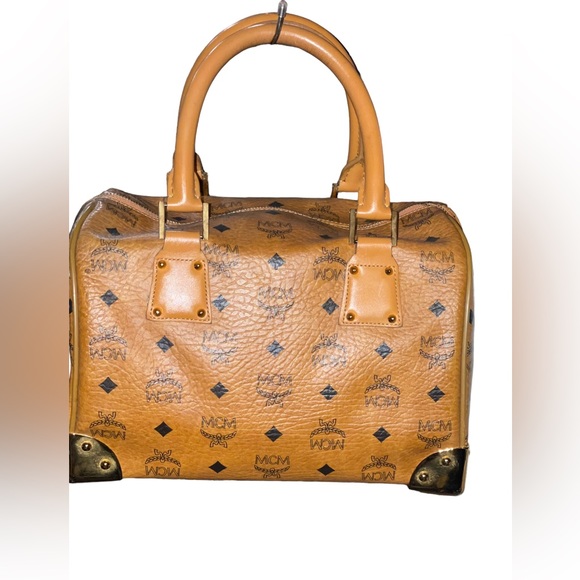 MCM Boston bag beautiful bag inside and out. Reposhing the item & never used it - Picture 4 of 16